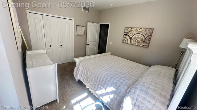 16437 Sleepy Hollow Drive, Fenton Charter Township, MI 48430