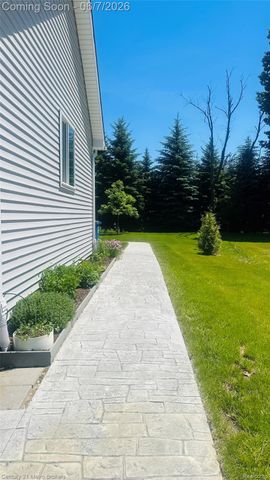 16437 Sleepy Hollow Drive, Fenton Charter Township, MI 48430