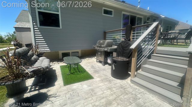 16437 Sleepy Hollow Drive, Fenton Charter Township, MI 48430