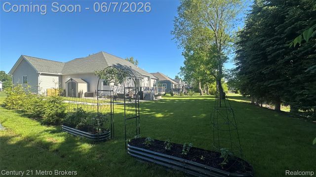 16437 Sleepy Hollow Drive, Fenton Charter Township, MI 48430