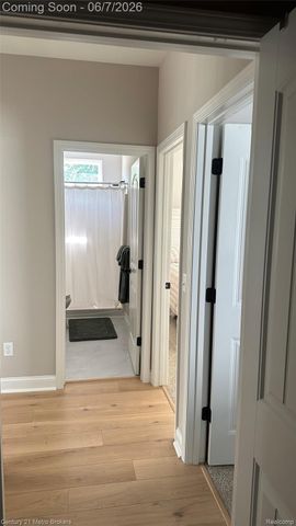 16437 Sleepy Hollow Drive, Fenton Charter Township, MI 48430