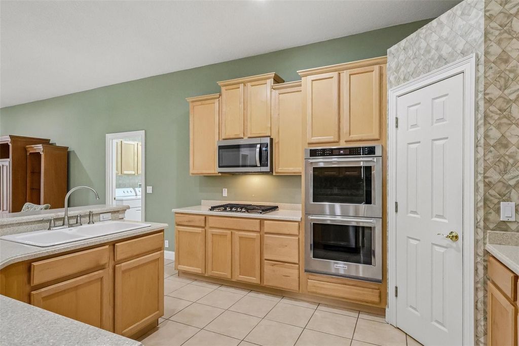 Image 20 of property listing at 8525 BOWDEN WAY, Windermere, FL 34786