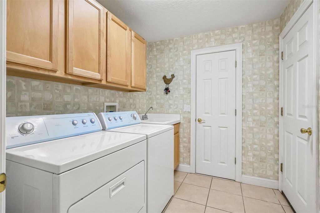 Image 24 of property listing at 8525 BOWDEN WAY, Windermere, FL 34786