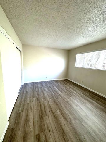 995 Henderson Avenue, Sunnyvale, CA 94086