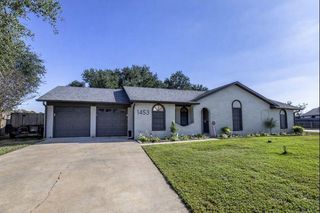 1453 Pin Oak Drive, Bellville, TX 77418
