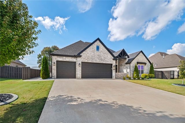 1311 Montieri Drive, Centerton, AR 72719