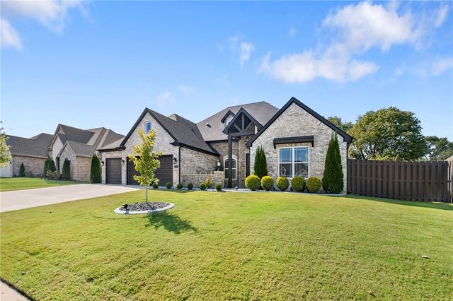 1311 Montieri Drive, Centerton, AR 72719
