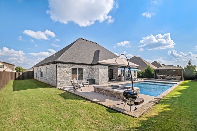 1311 Montieri Drive, Centerton, AR 72719