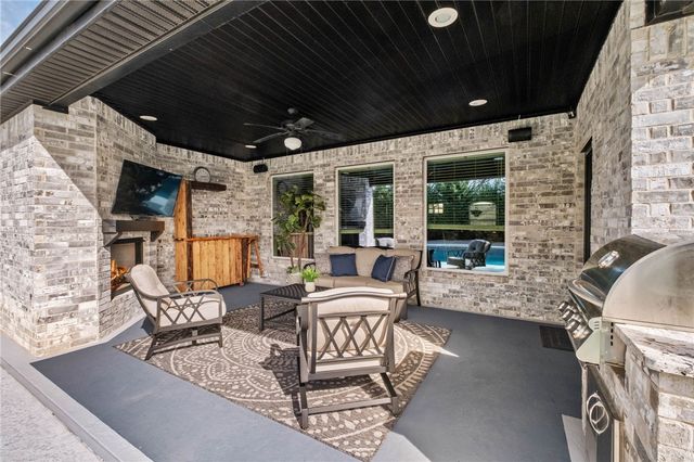 1311 Montieri Drive, Centerton, AR 72719