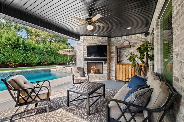 1311 Montieri Drive, Centerton, AR 72719