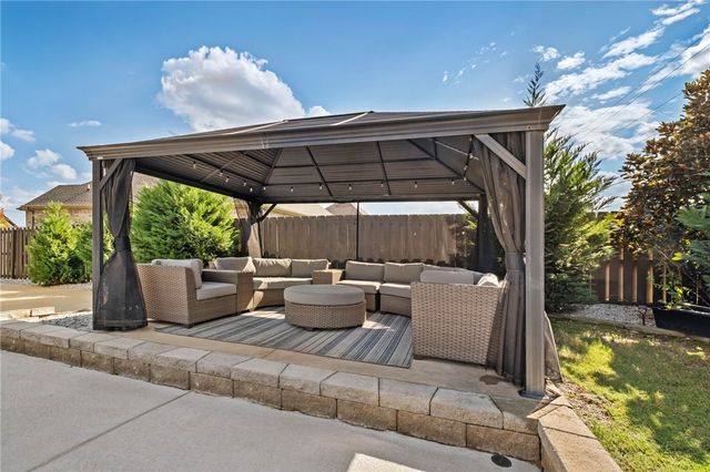 1311 Montieri Drive, Centerton, AR 72719