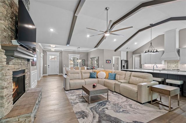 1311 Montieri Drive, Centerton, AR 72719