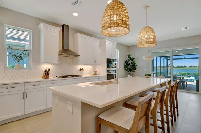1124 WATERLINE COURT, Sarasota, FL 34240