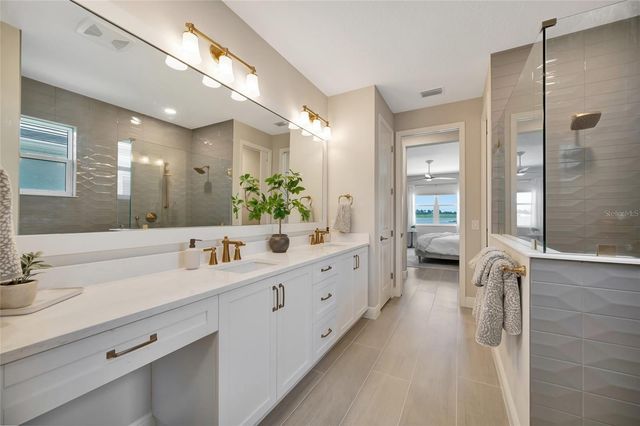 1124 WATERLINE COURT, Sarasota, FL 34240