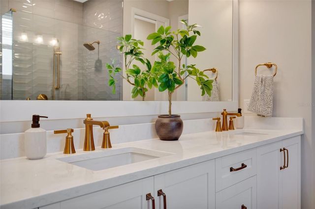1124 WATERLINE COURT, Sarasota, FL 34240