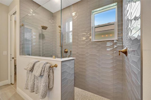 1124 WATERLINE COURT, Sarasota, FL 34240