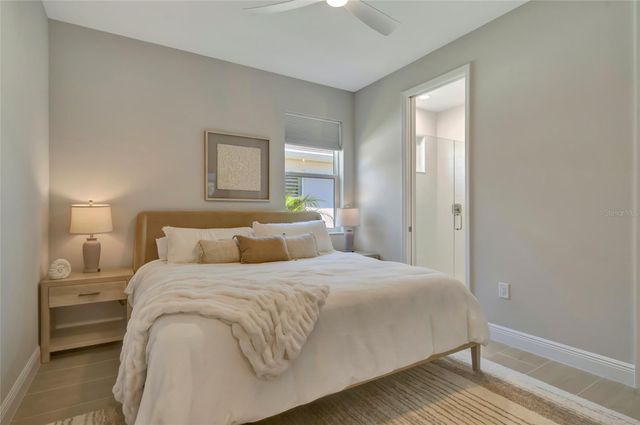 1124 WATERLINE COURT, Sarasota, FL 34240