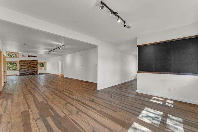 1500 Greer LN, Burnet, TX 78611