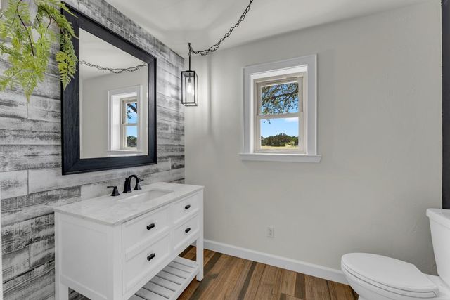 1500 Greer LN, Burnet, TX 78611