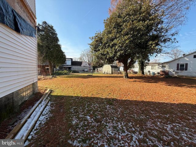 2224 MIDDLEBOROUGH RD, Essex, MD 21221