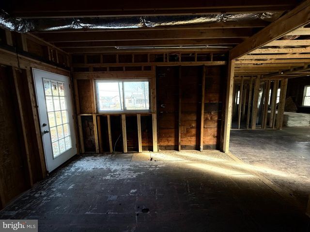 2224 MIDDLEBOROUGH RD, Essex, MD 21221