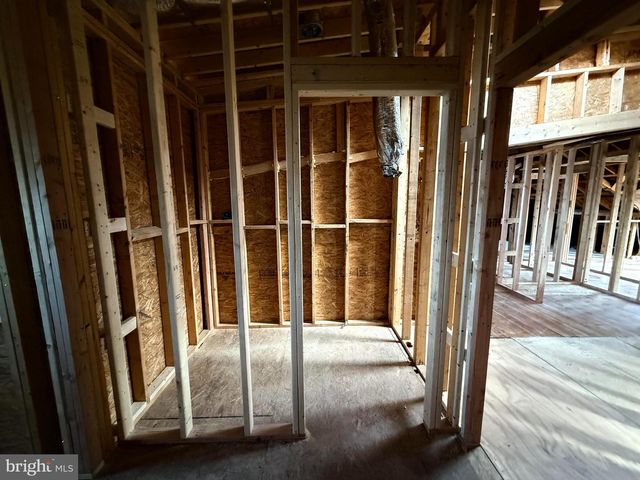 2224 MIDDLEBOROUGH RD, Essex, MD 21221