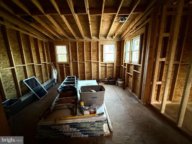 2224 MIDDLEBOROUGH RD, Essex, MD 21221