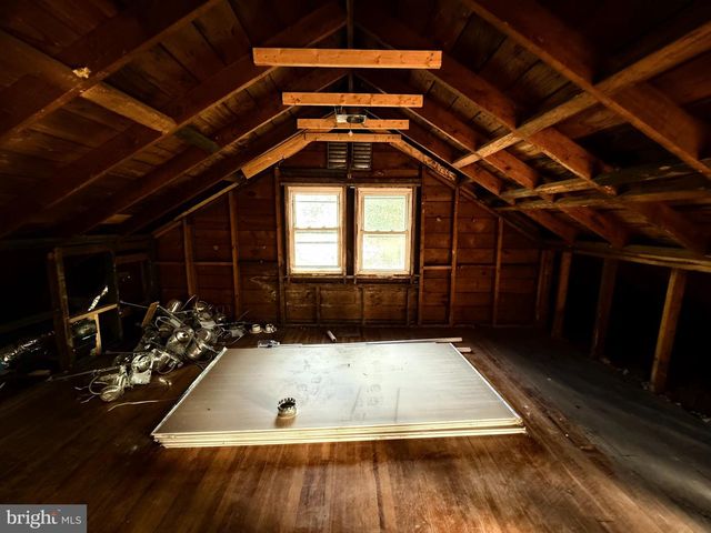 2224 MIDDLEBOROUGH RD, Essex, MD 21221