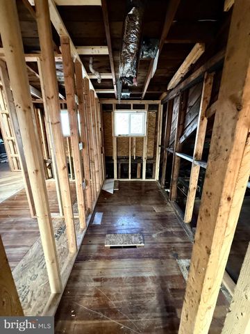 2224 MIDDLEBOROUGH RD, Essex, MD 21221