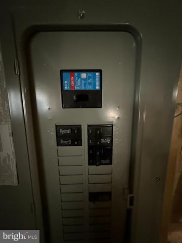 2224 MIDDLEBOROUGH RD, Essex, MD 21221