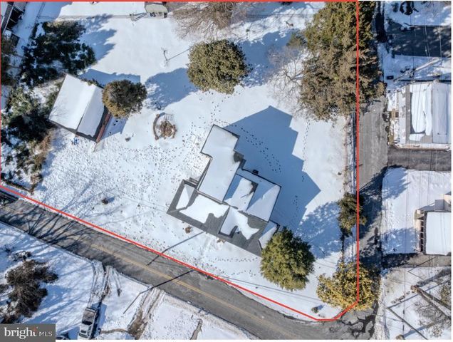 2224 MIDDLEBOROUGH RD, Essex, MD 21221