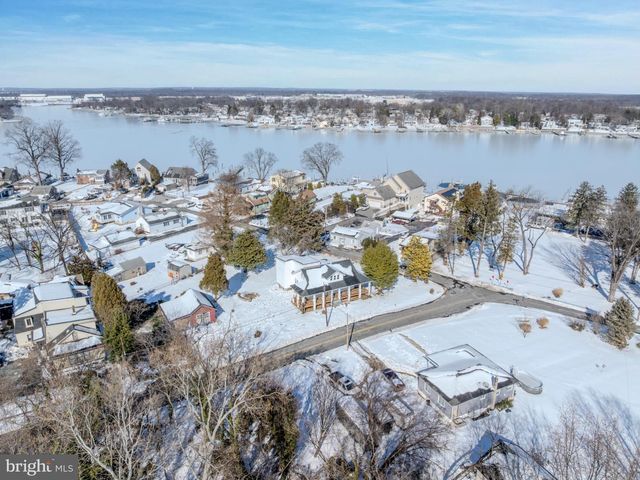 2224 MIDDLEBOROUGH RD, Essex, MD 21221