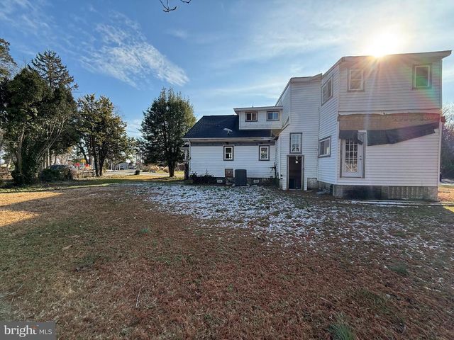 2224 MIDDLEBOROUGH RD, Essex, MD 21221