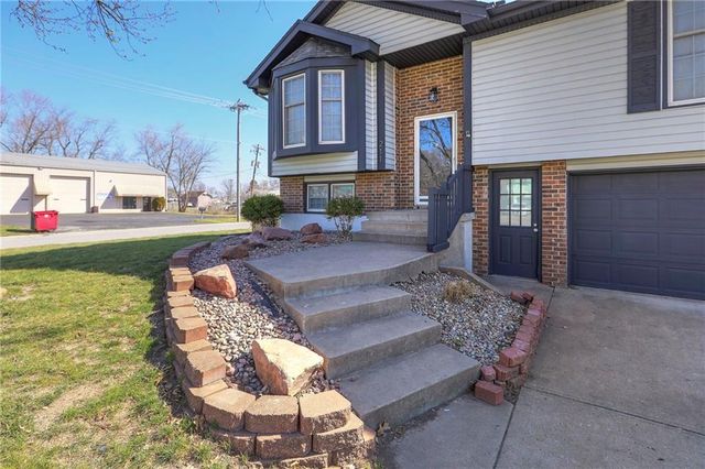 211 Gregg Street, Grain Valley, MO 64029
