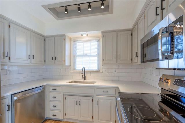 211 Gregg Street, Grain Valley, MO 64029