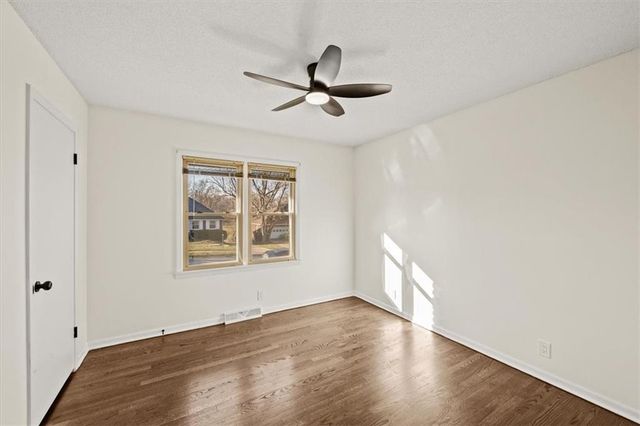 6805 N Wayne Avenue, Kansas City, MO 64118