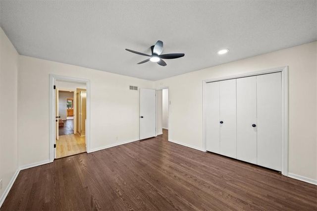 6805 N Wayne Avenue, Kansas City, MO 64118