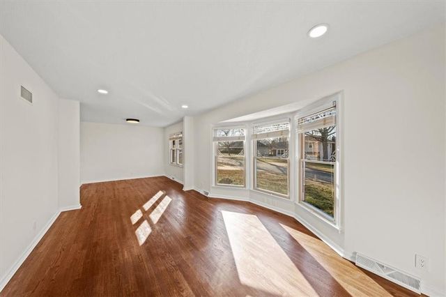 6805 N Wayne Avenue, Kansas City, MO 64118