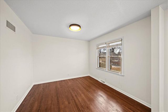 6805 N Wayne Avenue, Kansas City, MO 64118