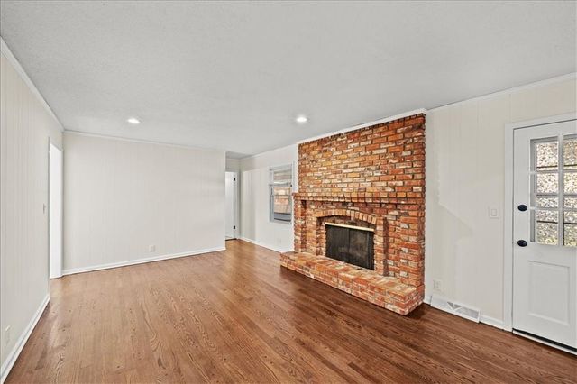 6805 N Wayne Avenue, Kansas City, MO 64118