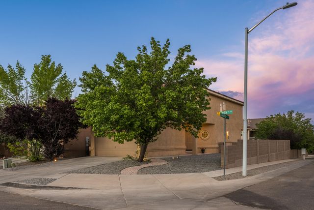 4820 Hayden Place NW, Albuquerque, NM 87120