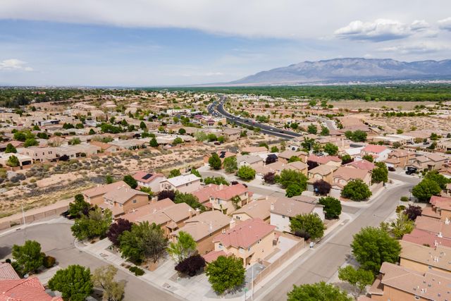 4820 Hayden Place NW, Albuquerque, NM 87120