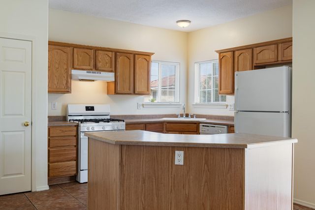 4820 Hayden Place NW, Albuquerque, NM 87120