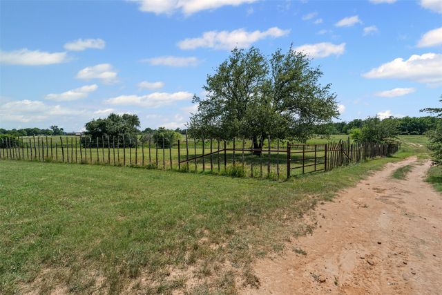 227 W Lipan Drive, Lipan, TX 76462