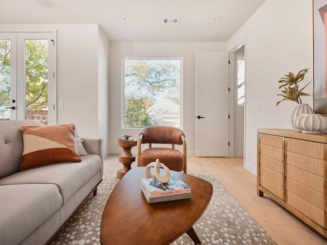 1404 Garden 2A, Austin, TX 78702