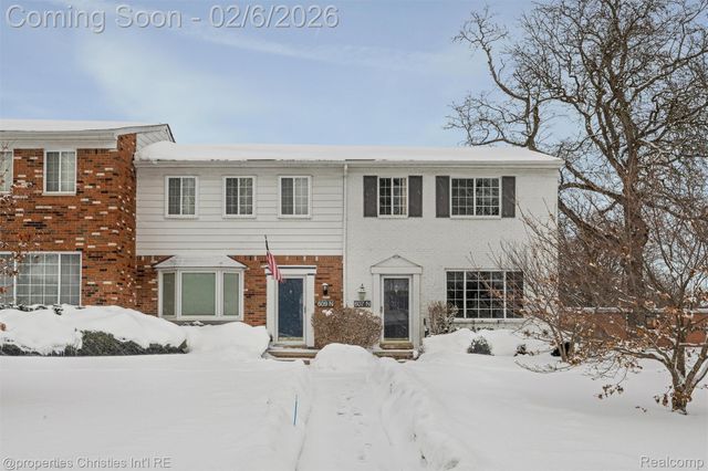 607 Fox Hills Drive N, Bloomfield Hills, MI 48304