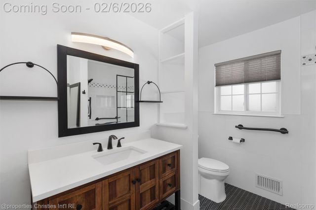 607 Fox Hills Drive N, Bloomfield Hills, MI 48304