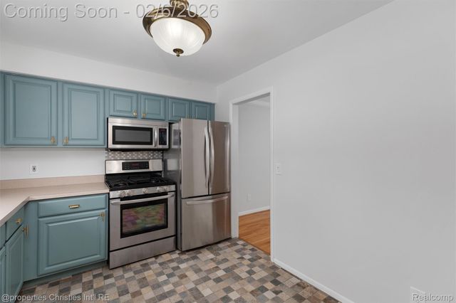 607 Fox Hills Drive N, Bloomfield Hills, MI 48304