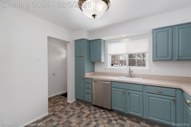 607 Fox Hills Drive N, Bloomfield Hills, MI 48304