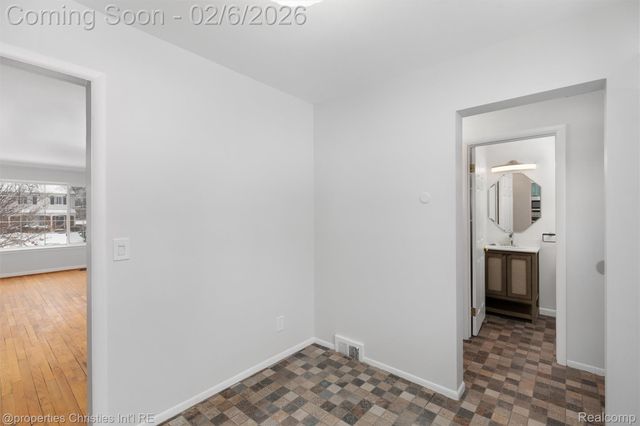 607 Fox Hills Drive N, Bloomfield Hills, MI 48304